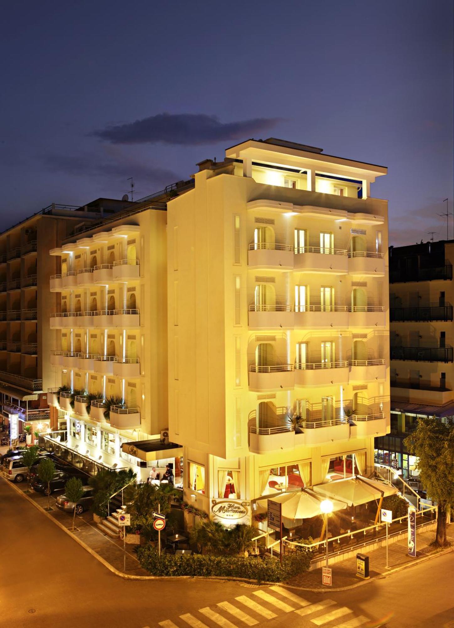 Mediterraneo Hotel & Suites Каттолика Экстерьер фото