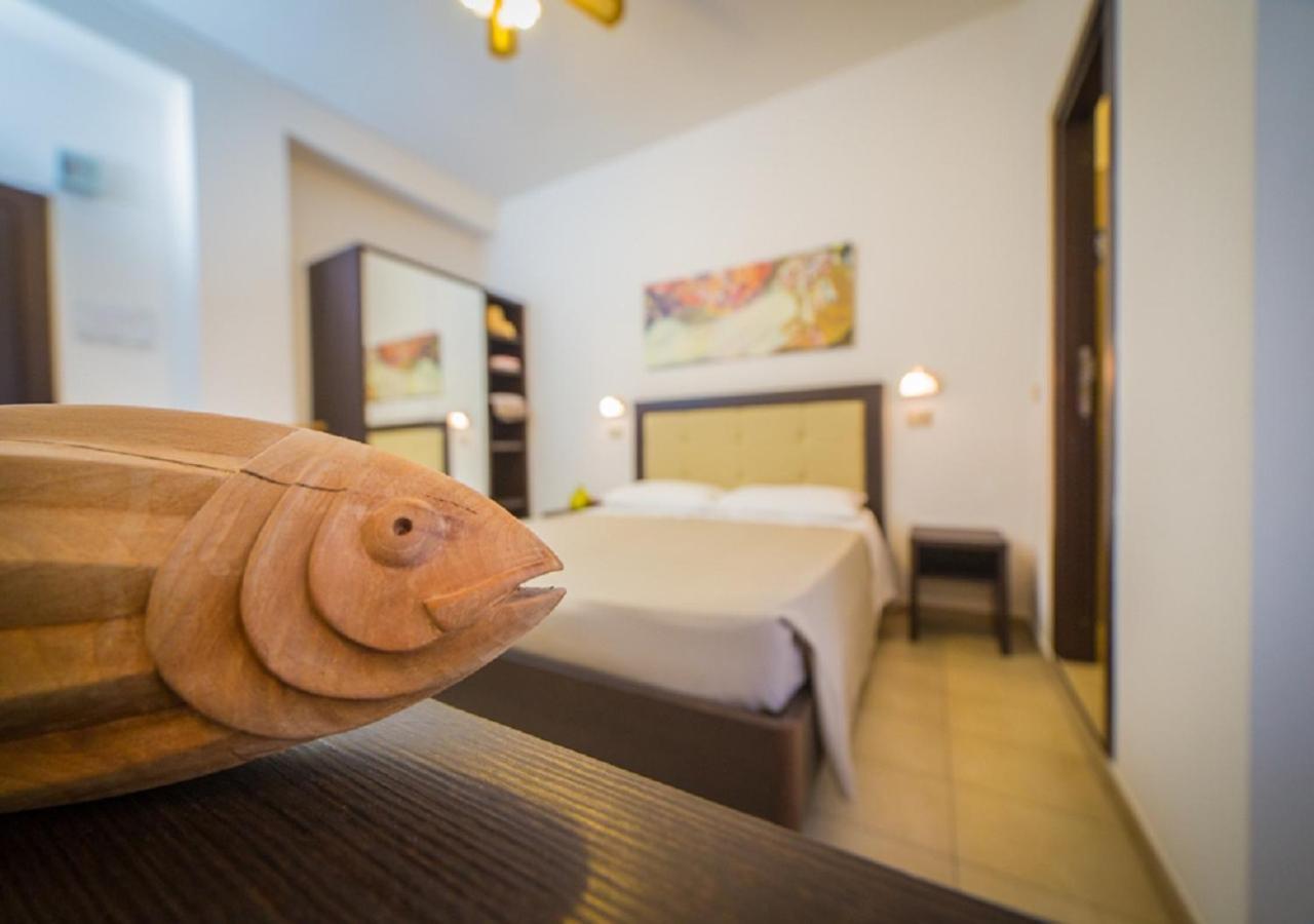 Mediterraneo Hotel & Suites Каттолика Экстерьер фото