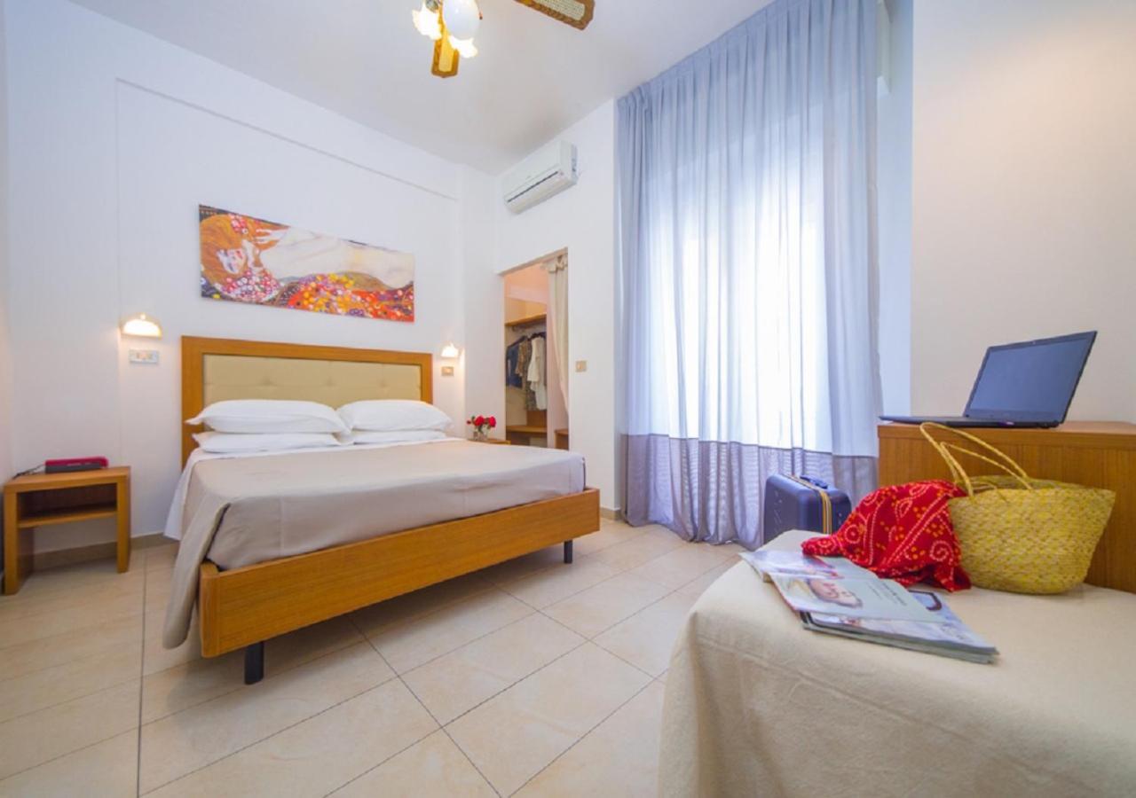 Mediterraneo Hotel & Suites Каттолика Экстерьер фото