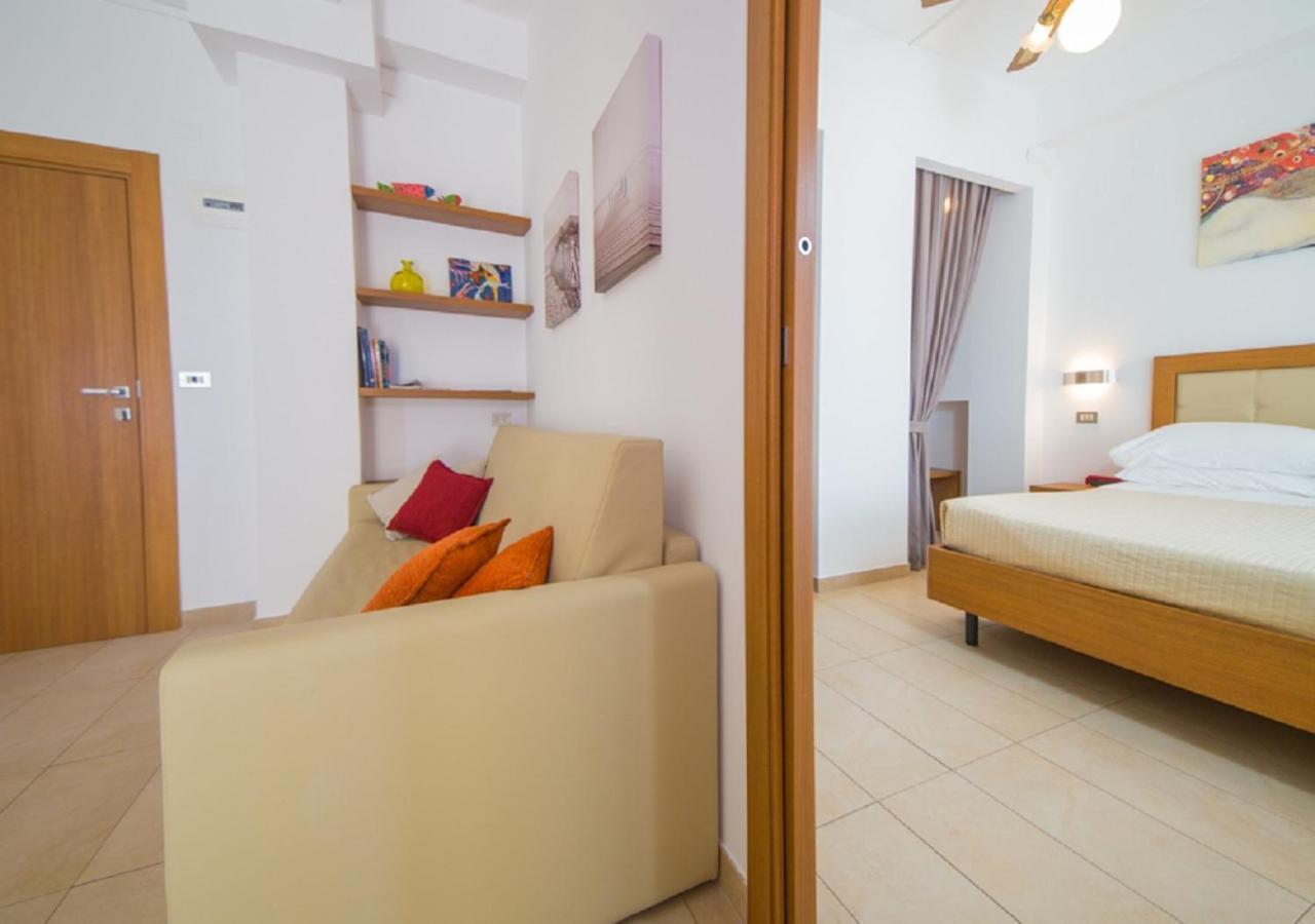 Mediterraneo Hotel & Suites Каттолика Экстерьер фото